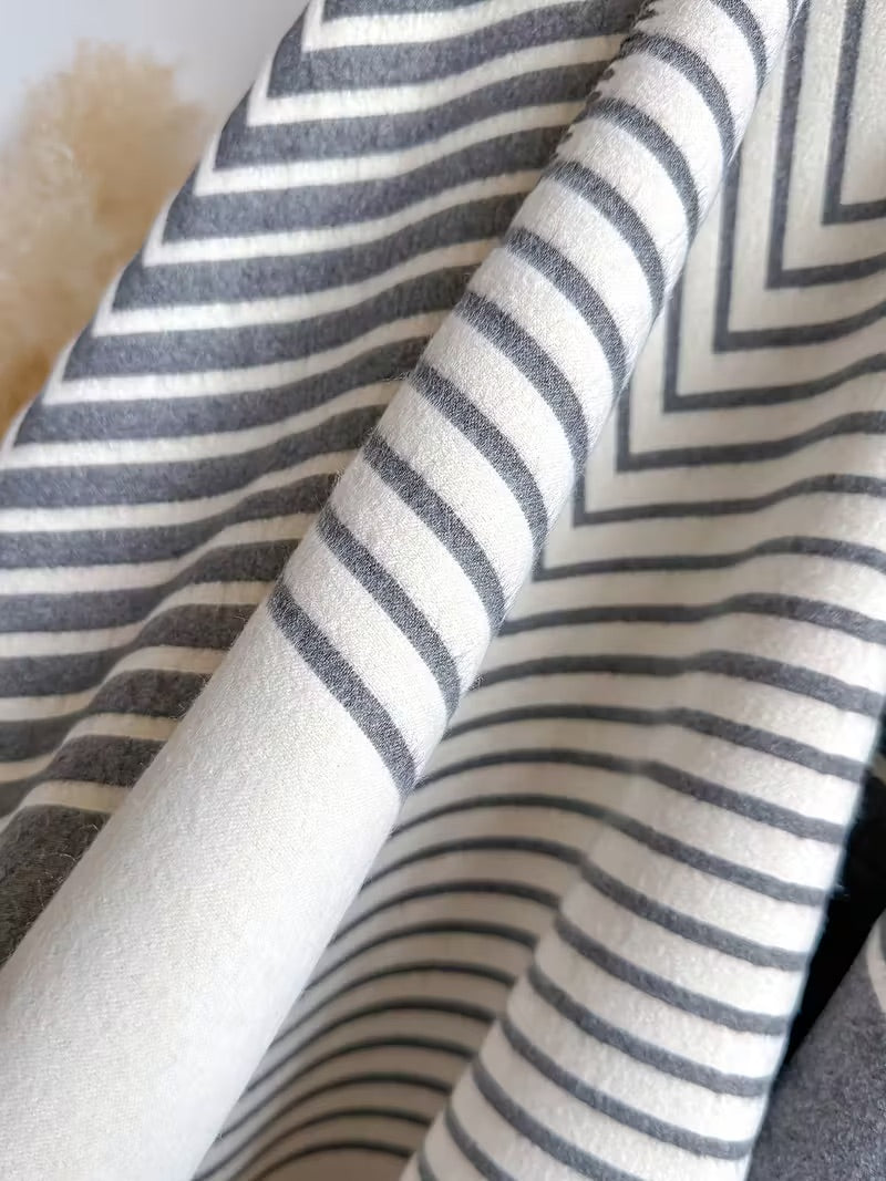 Taisija™ | Écharpe Jacquard Réversible Rayée