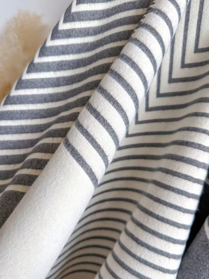 Taisija™ | Écharpe Jacquard Réversible Rayée