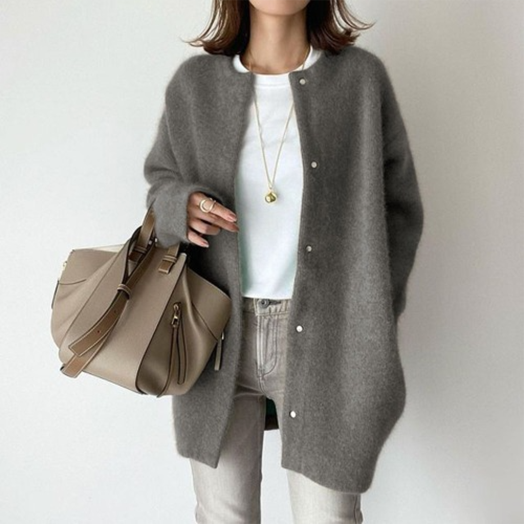 CHLOÉ™ | Cardigan Élégant – Confort & Raffinement Réunis