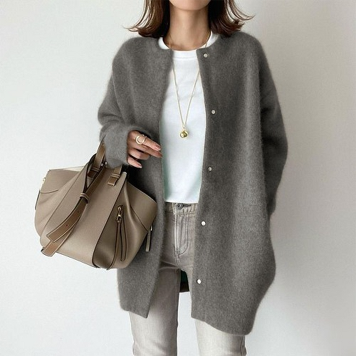 CHLOÉ™ | Cardigan Élégant – Confort & Raffinement Réunis