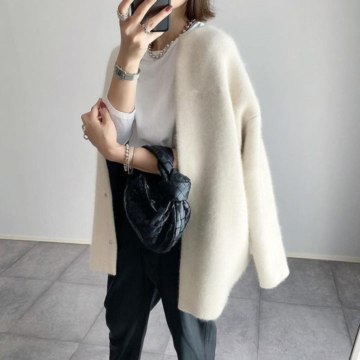 CHLOÉ™ | Cardigan Élégant – Confort & Raffinement Réunis