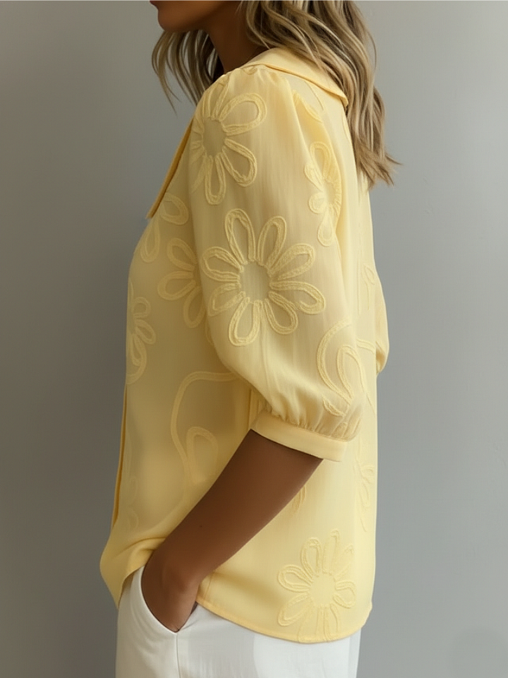 Sara – Blouse à fleurs brodées