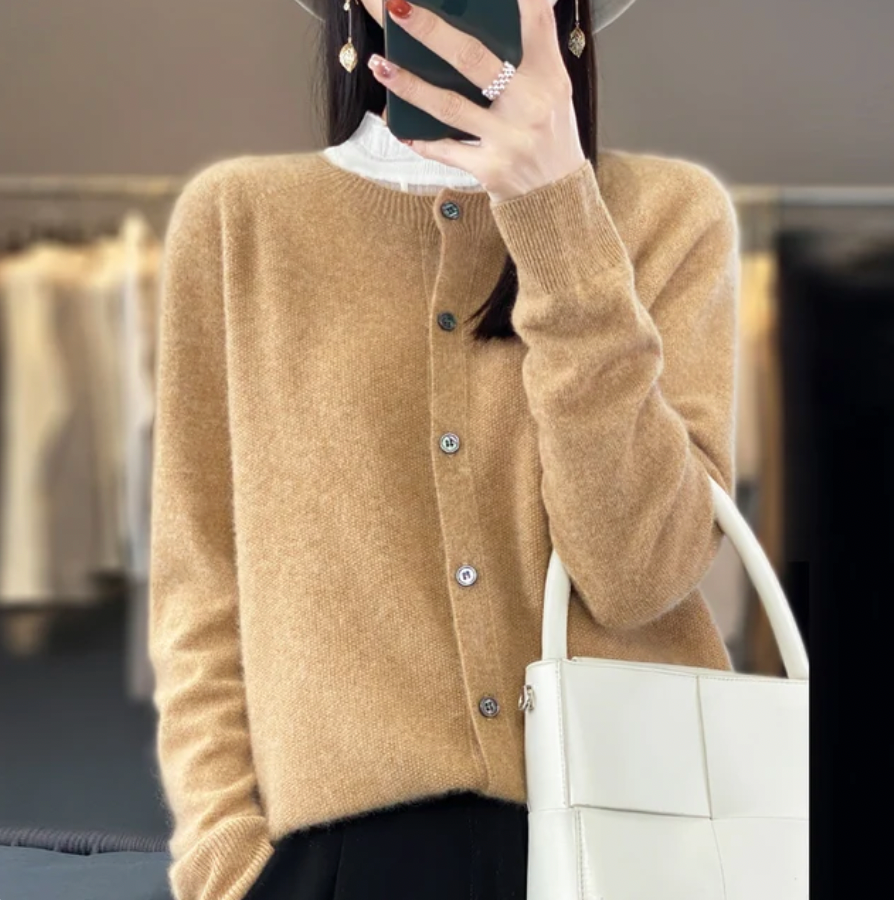 ANGELICA | Cardigan doux avec boutons