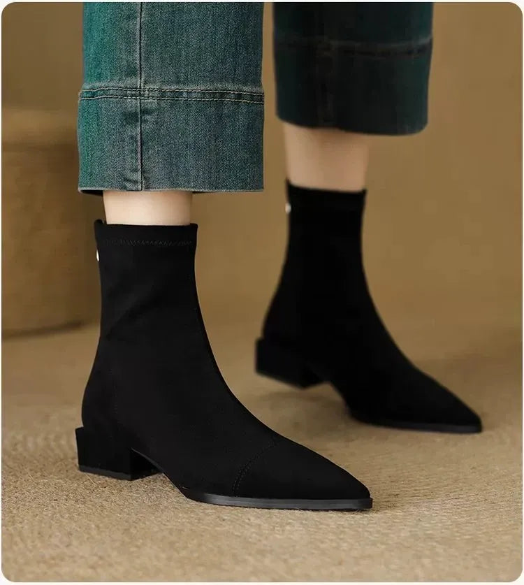 Palelle pointed-toe ankle boots in Black