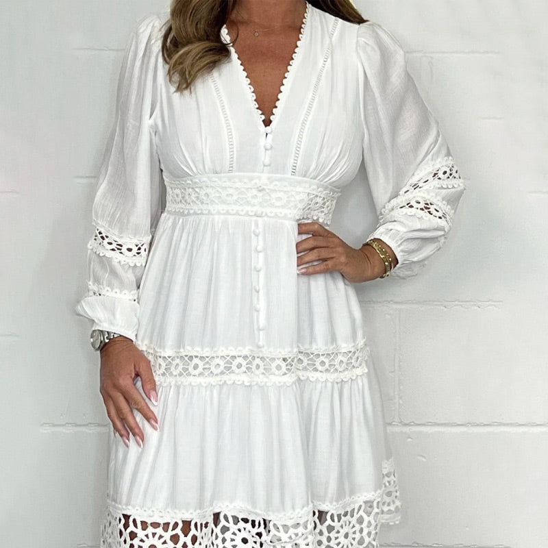 CELINA | Robe vintage en dentelle à col en V